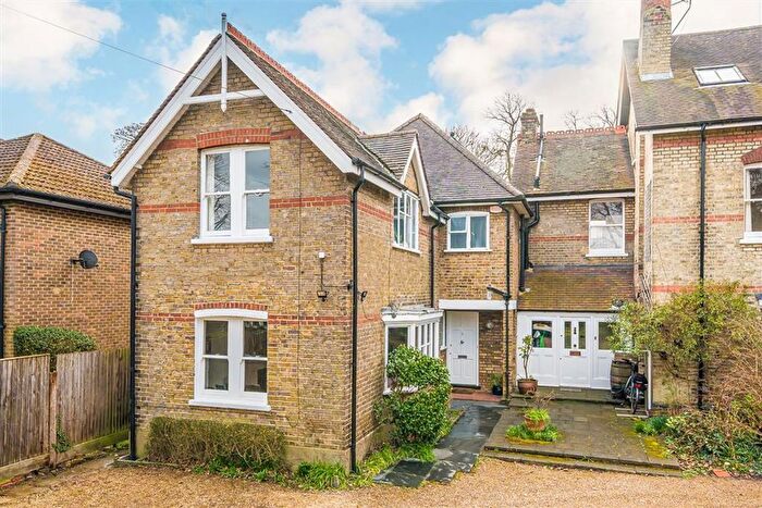 4 Bedroom Semi Detached House For Sale In Teddington Park, Teddington, TW11