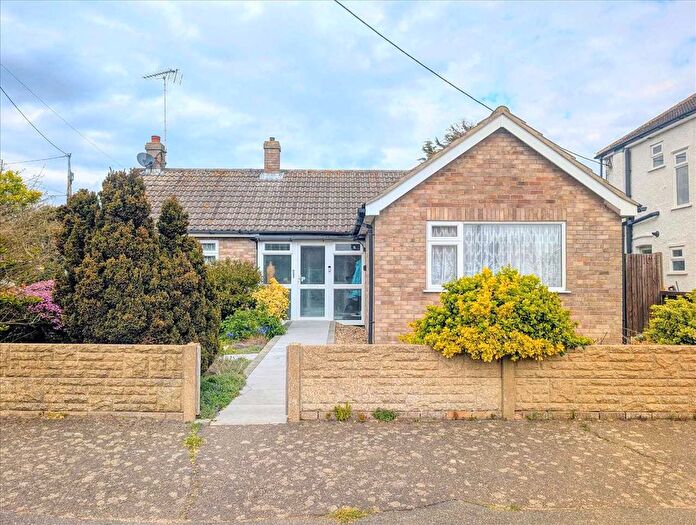 2 Bedroom Detached Bungalow For Sale In George Avenue, Brightlingsea, CO7