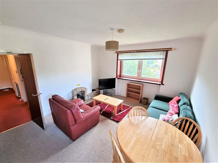 3 Bedroom Flat To Rent In Willowbank Road, City Centre, Aberdeen, AB11