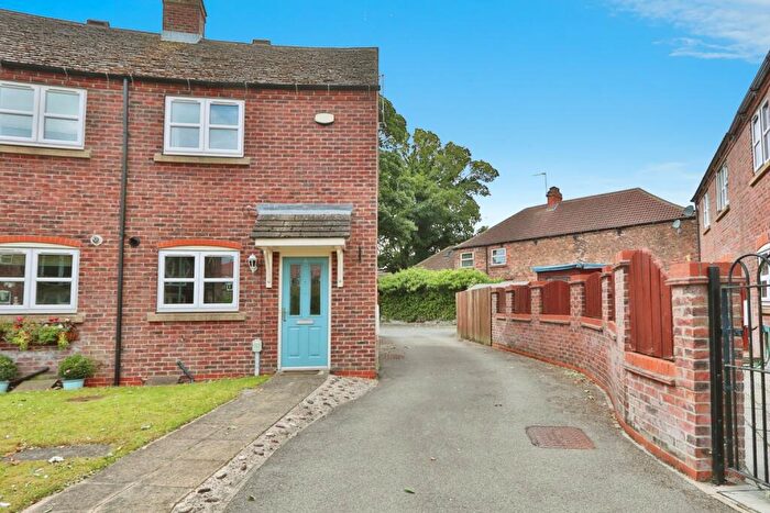 3 Bedroom End Of Terrace House For Sale In All Saints Mews, Preston, HU12