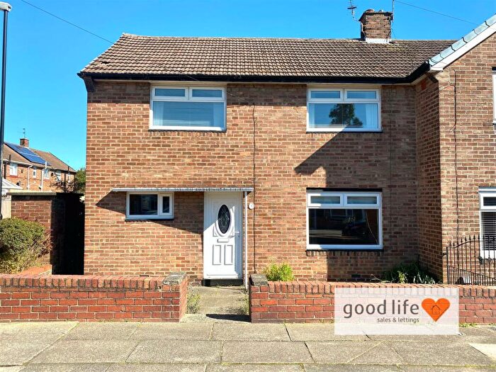 3 Bedroom Semi-Detached House To Rent In Gainsborough Road, Grindon, Sunderland, SR4