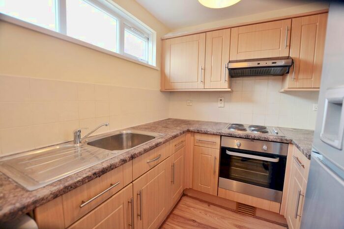 1 Bedroom Flat To Rent In Whitehall Road, Uxbridge, UB8