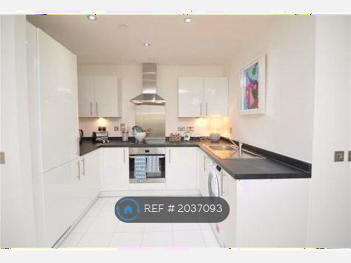 2 Bedroom Flat To Rent In Essex County Cricket Ground, Chelmsford, CM2