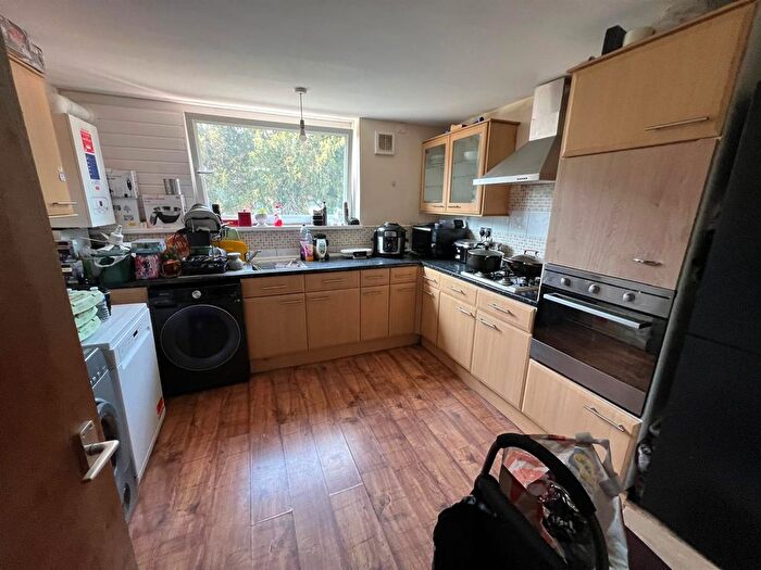 4 Bedroom Property To Rent In Lampton Road, Hounslow, TW3