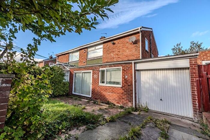 3 Bedroom Semi Detached House For Sale In Deneside, Whorlton Grange, Newcastle Upon Tyne, NE5