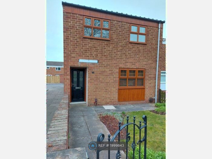 3 Bedroom End Of Terrace House To Rent In Bristol Walk, Hartlepool, TS26