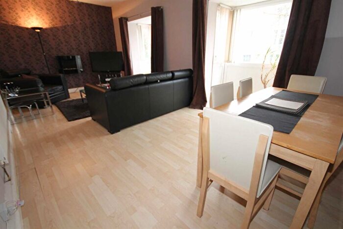 2 Bedroom Flat To Rent In Aquilla Court, Conway Road Pontcanna, Cardiff, CF11