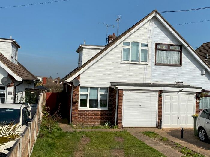 3 Bedroom Semi-Detached House To Rent In Oak Walk, Hockley, Essex, SS5