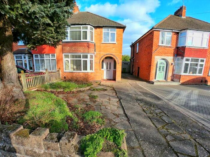 3 Bedroom Semi-Detached House To Rent In Faulkner Road, Solihull, B92