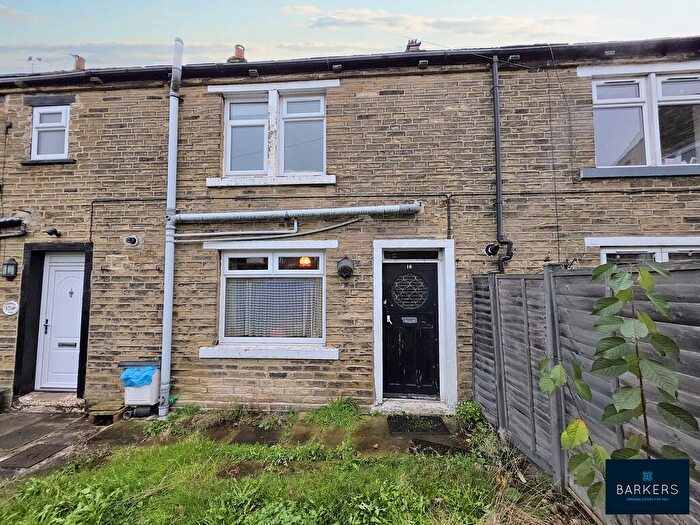 2 Bedroom End Of Terrace House For Sale In Field Top, Bailiff Bridge, HD6