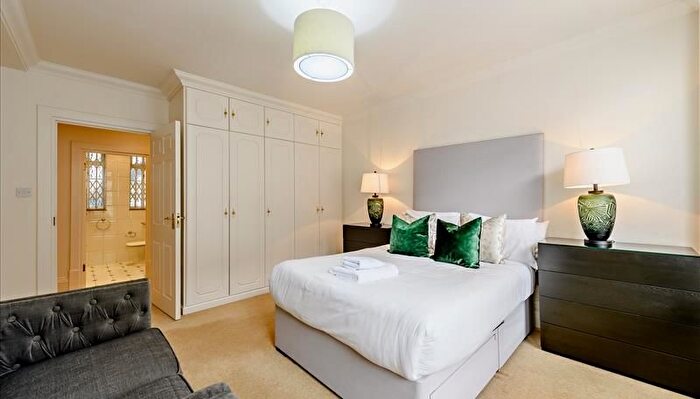 3 Bedroom Flat To Rent In Strathmore Court, Park Road, London, NW8