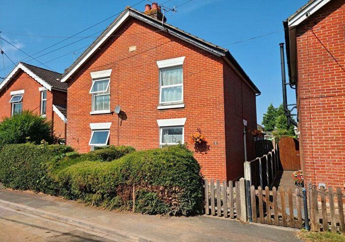 3 Bedroom Semi-Detached House For Sale In Moonscross Avenue, Totton, Southampton, SO40