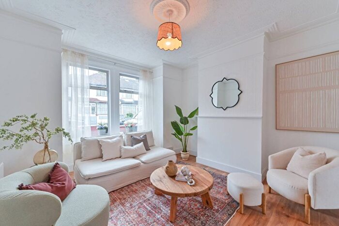 3 Bedroom Terraced House For Sale In Grange Park Road, Thornton Heath, CR7