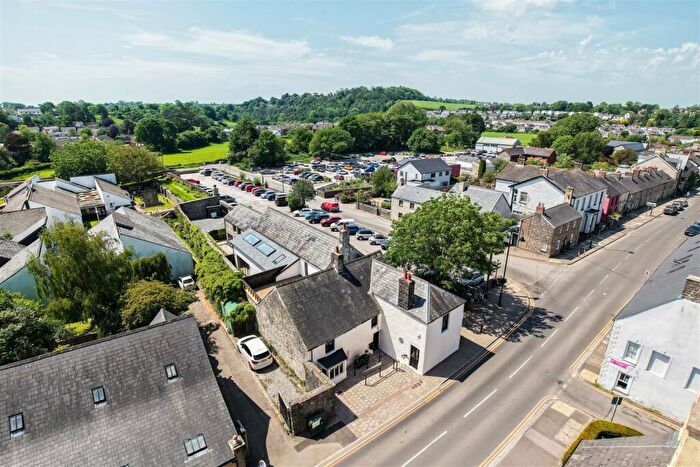 1 Bedroom Apartment For Sale In The Market Place, High Street, Cowbridge, Vale Of Glamorgan, CF71