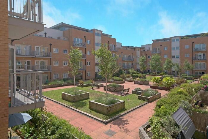 1 Bedroom Flat To Rent In Peebles Court, Whitestone Way, Purley Way, CR0