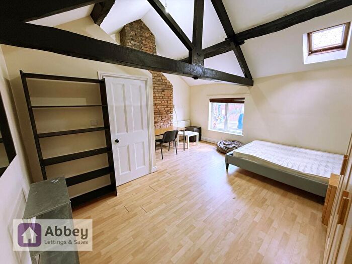 4 Bedroom Flat To Rent In The Rushes, Loughborough, LE11