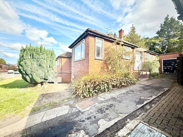2 Bedroom Bungalow For Sale In High Street, Leagrave, Luton, Bedfordshire, LU4