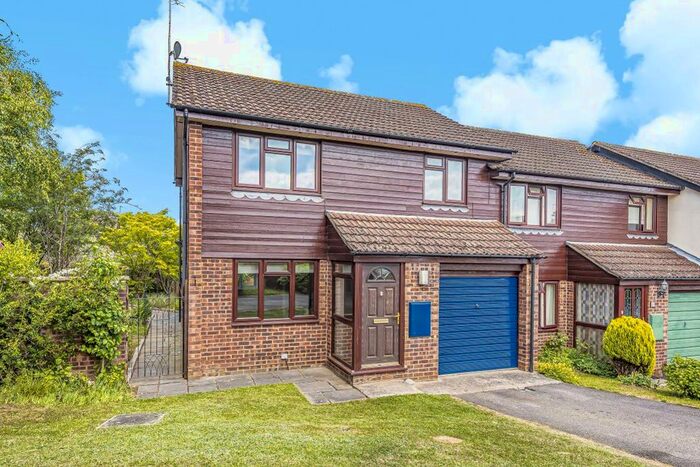 3 Bedroom Property To Rent In Crecy Close, Wokingham, RG41