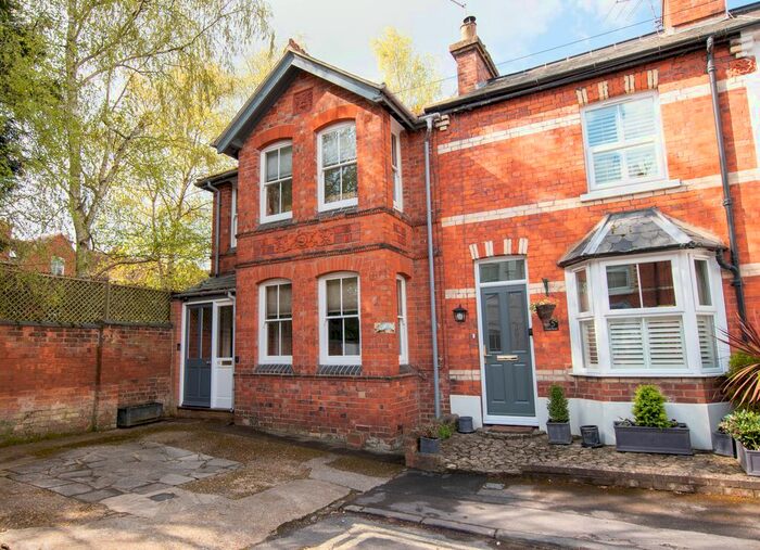 2 Bedroom End Of Terrace House To Rent In Albert Road, Henley-On-Thames, RG9
