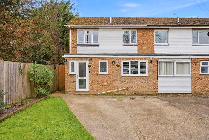 3 Bedroom Semi Detached House For Sale In Wood End, Park Street, St. Albans, Hertfordshire, AL2