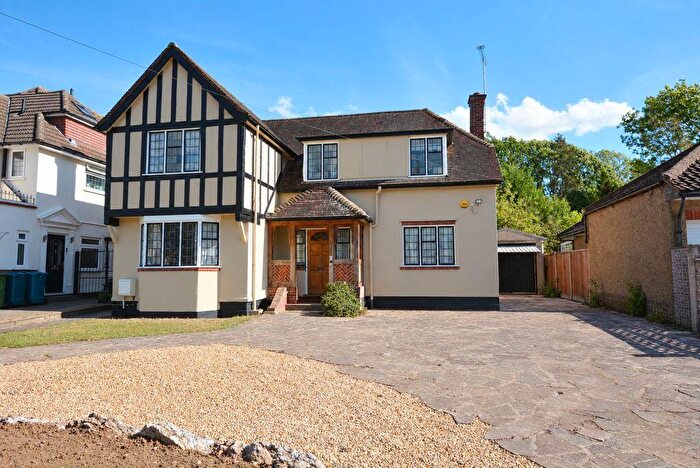 4 Bedroom Detached House To Rent In Hillview Road, Hatch End, HA5