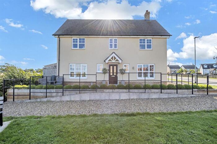 4 Bedroom Detached House For Sale In St. Edmunds Drive, Elmswell, Bury St. Edmunds, IP30