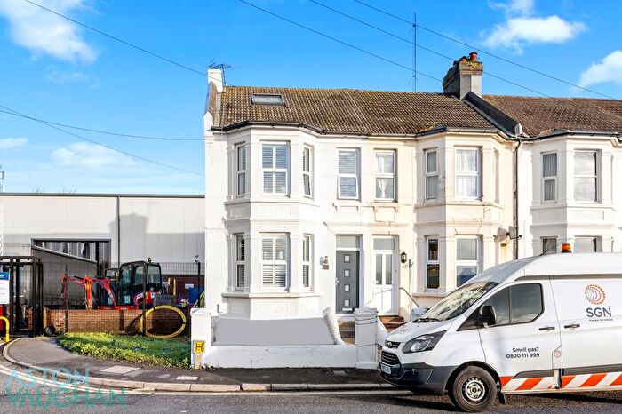 3 Bedroom End Of Terrace House For Sale In Brighton Road, Shoreham, West Sussex, BN43