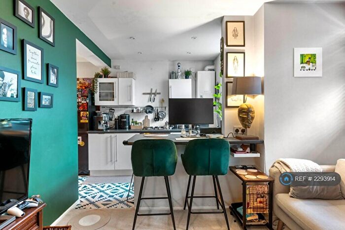 1 Bedroom Flat To Rent In Shiplake Court, London, N5