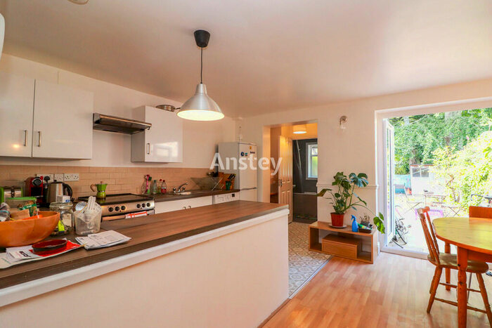 4 Bedroom Terraced House To Rent In Middle Street, Southampton, SO14