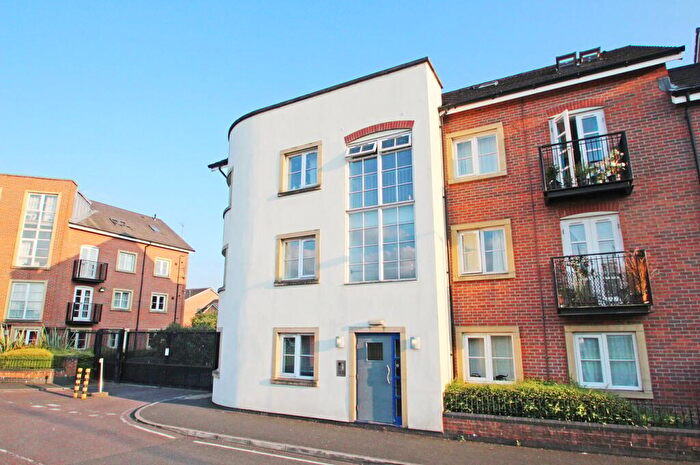 1 Bedroom Apartment To Rent In Plainsfield Street, Hulme, Manchester, M16