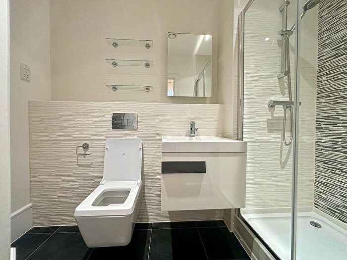 2 Bedroom Flat For Sale In The Dock Office, Salford Quays, Manchester, M50