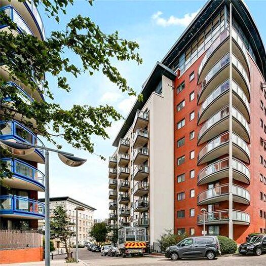 1 Bedroom Apartment To Rent In Galaxy Building, Crews Street, Isle Of Dogs, Canary Wharf, London, E14