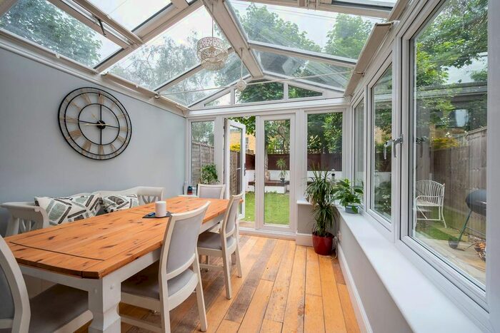 2 Bedroom Flat To Rent In Schubert Road, East Putney, London, SW15