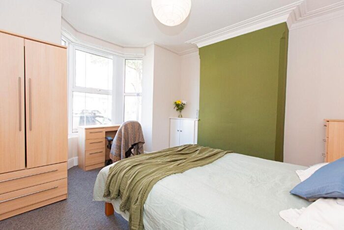 5 Bedroom Detached House To Rent In (Bed) Charnwood Grove, West Bridgford, NG2