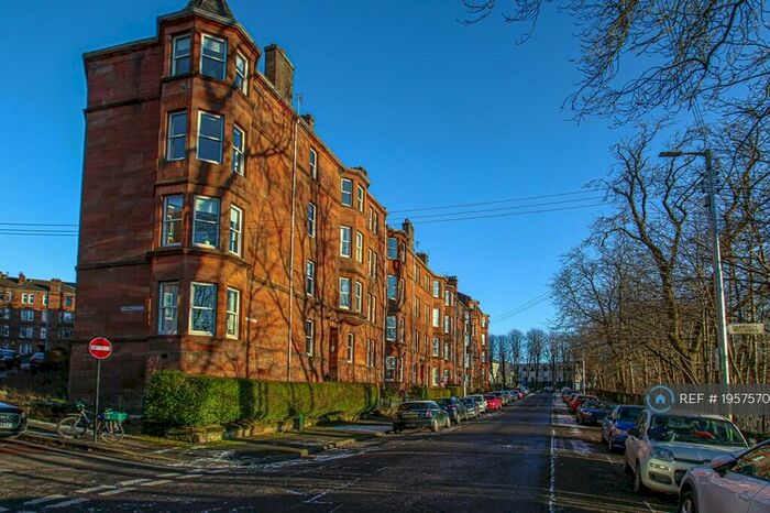 3 Bedroom Flat To Rent In Garrioch Drive, Glasgow, G20