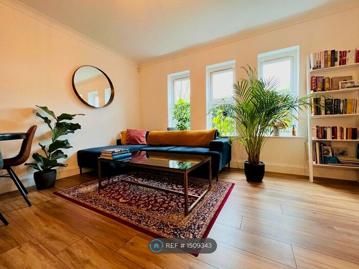 2 Bedroom Flat To Rent In St Paul's Road, Manchester, M20