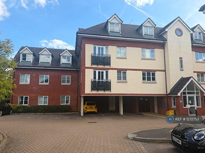 2 Bedroom Flat To Rent In Coy Court, Aylesbury, HP20
