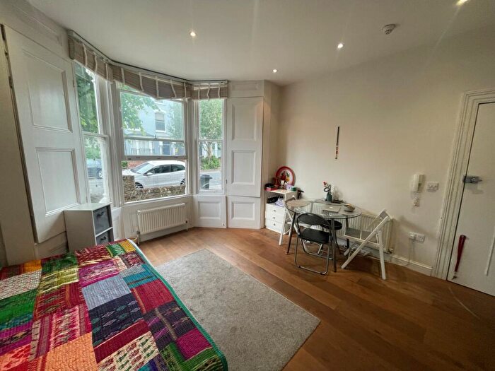 Flat To Rent In Wilberforce Road, Finsbury Park, N4