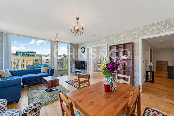 3 Bedroom Flat To Rent In Brentford Lock West, Brentford, London, TW8