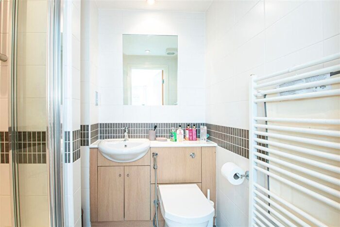3 Bedroom Flat To Rent In Merrivale Mews, Milton Keynes, MK9