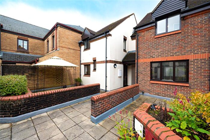 2 Bedroom Semi Detached House To Rent In Half Moon Mews, St. Albans, Hertfordshire, AL1