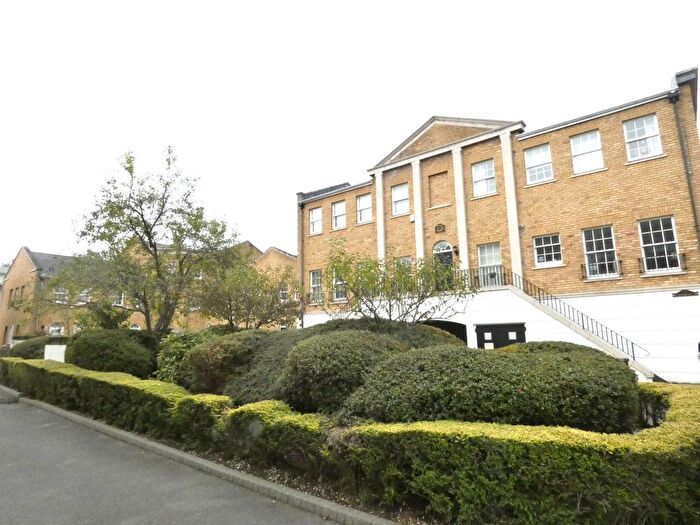 1 Bedroom Flat To Rent In Elizabeth Square, London, SE16