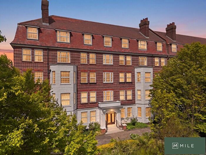 3 Bedroom Apartment For Sale In Clarendon Court, Sidmouth Road, London, NW2