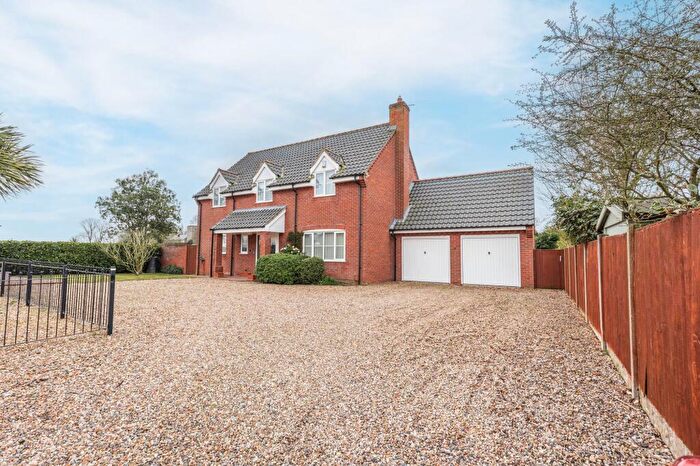 4 Bedroom Detached House For Sale In A Modern Corner-Plot Home With Countryside And Church Views In Cantley, NR13