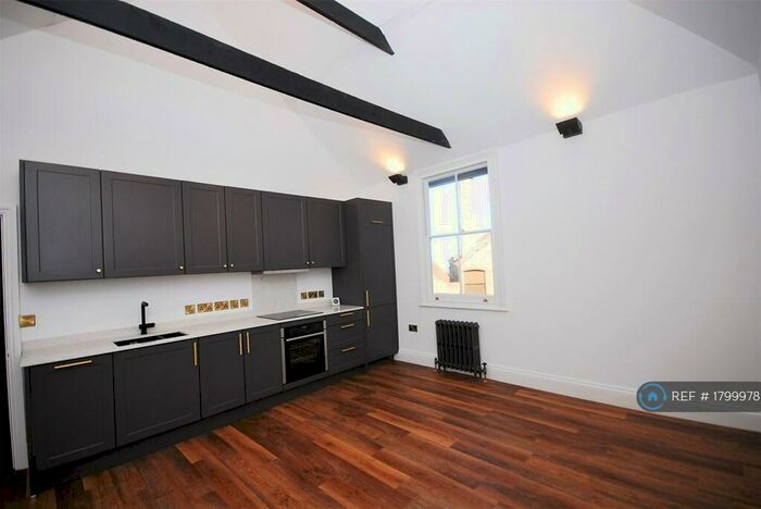 2 Bedroom Flat To Rent In Market St, Lewes, BN7