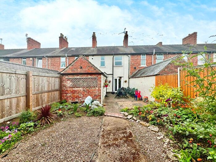 3 Bedroom Terraced House For Sale In Robertson Road, Grantham, NG31