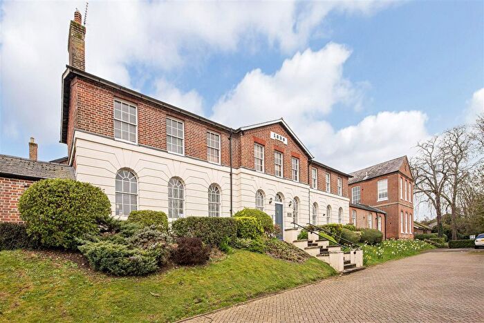 1 Bedroom Flat To Rent In The Cloisters, Andover, SP10
