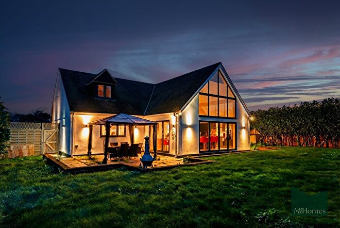 4 Bedroom Detached House For Sale In Tylers Road, Nazeing, CM19