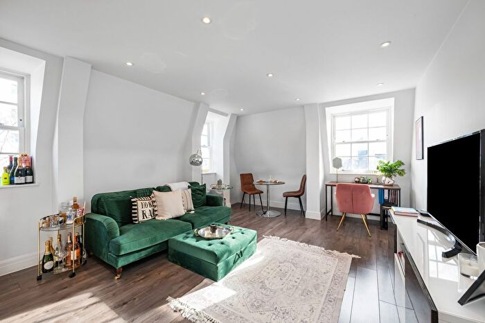 1 Bedroom Flat To Rent In Kew Bridge Road, Brentford, TW8