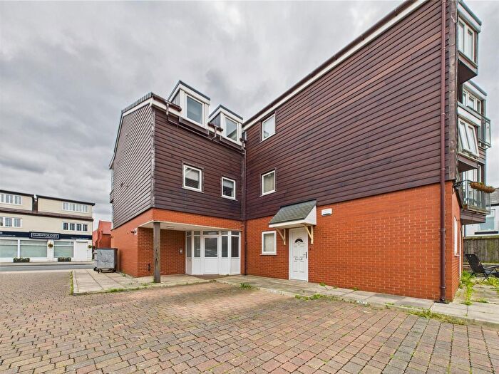 2 Bedroom Flat To Rent In Toronto Mews, Wallasey, CH45